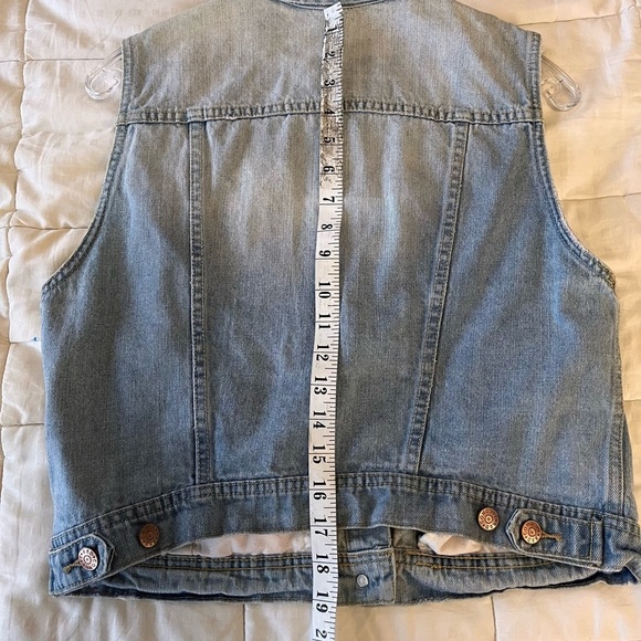 H&M Divided Distressed Denim Vest 14 - Picture 11 of 14